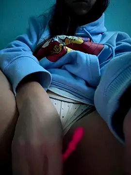 Snapshot of rossana99_ chatting on 10/11/25, 09:52 rossana99  online show from 10/11/25, 09:52