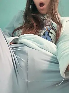 Snapshot of rossana99_ chatting on 10/19/25, 01:56 rossana99  online show from 10/19/25, 01:56