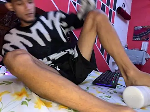tanned boy online show from 05/24/26, 10:09