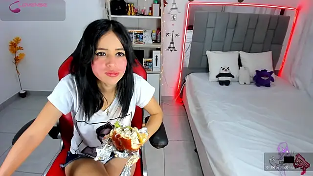 HannaSexyy online show from 11/04/25, 02:32