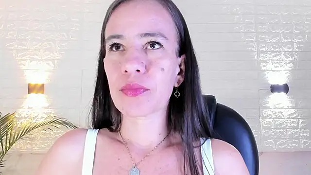 millie brown21 online show from 03/18/26, 08:12