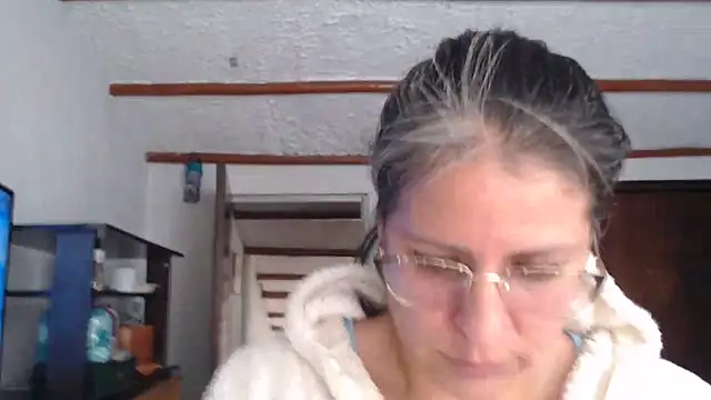 Snapshot of LucifernandaSw chatting on 01/22/25, 01:32 LucifernandaSw online show from 01/22/25, 01:32