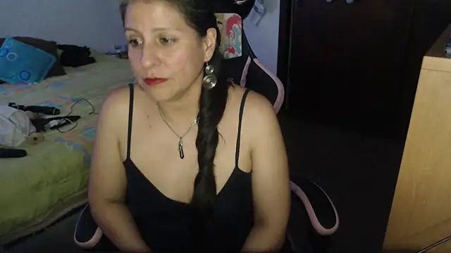 Snapshot of LucifernandaSw chatting on 04/28/26, 02:27 LucifernandaSw online show from 04/28/26, 02:27