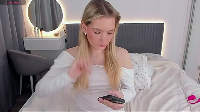 CassieRayss online show from 02/18/25, 12:04