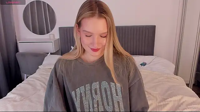 CassieRayss online show from 11/16/25, 11:05