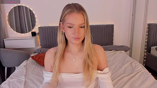 CassieRayss online show from 01/12/26, 06:40