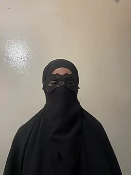 Snapshot of Hijabi_HotGirls chatting on 02/15/25, 08:11 Hijabi HotGirls online show from 02/15/25, 08:11