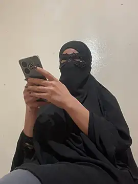 Snapshot of Hijabi_HotGirls chatting on 02/19/25, 09:14 Hijabi HotGirls online show from 02/19/25, 09:14