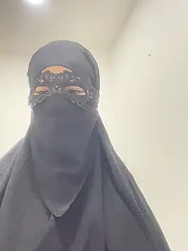 Snapshot of Hijabi_HotGirls chatting on 02/23/25, 08:33 Hijabi HotGirls online show from 02/23/25, 08:33