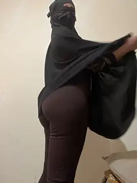 Snapshot of Hijabi_HotGirls chatting on 02/27/25, 03:59 Hijabi HotGirls online show from 02/27/25, 03:59