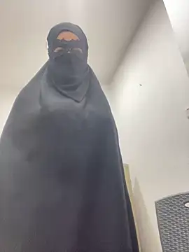 Snapshot of Hijabi_HotGirls chatting on 03/09/25, 11:46 Hijabi HotGirls online show from 03/09/25, 11:46