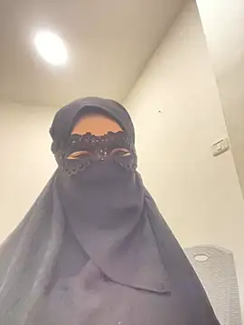 Snapshot of Hijabi_HotGirls chatting on 03/11/25, 11:48 Hijabi HotGirls online show from 03/11/25, 11:48