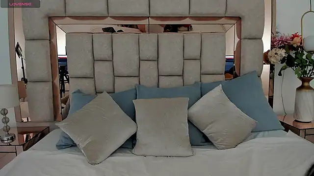 Snapshot of emma_castilloo chatting on 11/02/25, 10:01 emma castilloo online show from 11/02/25, 10:01