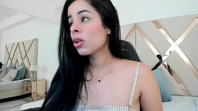 Snapshot of emma_castilloo chatting on 02/16/26, 06:26 emma castilloo online show from 02/16/26, 06:26