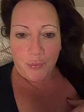 Snapshot of xsexycurvymilf chatting on 12/11/24, 06:36 xsexycurvymilf online show from 12/11/24, 06:36