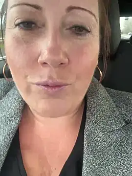 Snapshot of xsexycurvymilf chatting on 12/23/24, 10:53 xsexycurvymilf online show from 12/23/24, 10:53