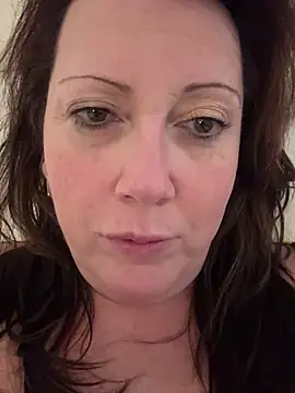 Snapshot of xsexycurvymilf chatting on 02/10/25, 12:29 xsexycurvymilf online show from 02/10/25, 12:29