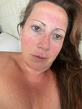 Snapshot of xsexycurvymilf chatting on 07/12/26, 06:59 xsexycurvymilf online show from 07/12/26, 06:59