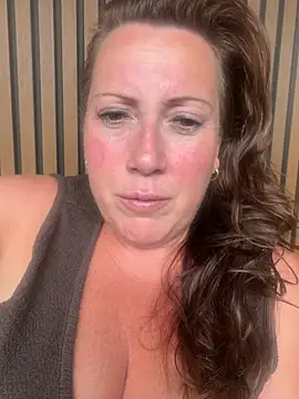 Snapshot of xsexycurvymilf chatting on 07/13/26, 07:05 xsexycurvymilf online show from 07/13/26, 07:05