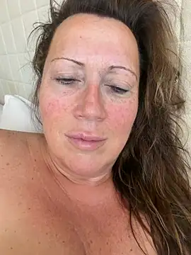 Snapshot of xsexycurvymilf chatting on 07/25/26, 07:28 xsexycurvymilf online show from 07/25/26, 07:28