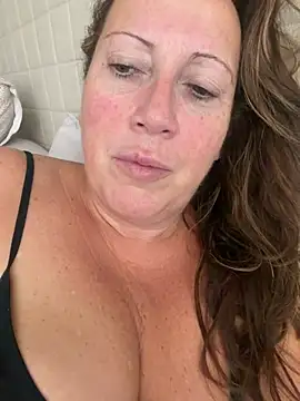 Snapshot of xsexycurvymilf chatting on 07/31/26, 06:24 xsexycurvymilf online show from 07/31/26, 06:24