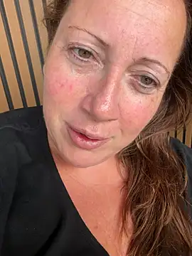 Snapshot of xsexycurvymilf chatting on 08/01/26, 06:45 xsexycurvymilf online show from 08/01/26, 06:45
