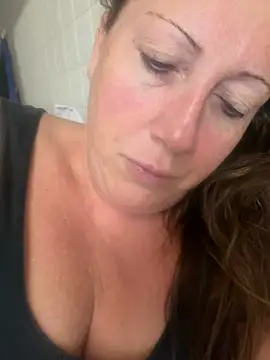 Snapshot of xsexycurvymilf chatting on 08/02/26, 08:02 xsexycurvymilf online show from 08/02/26, 08:02