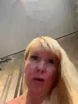 EmmaInLove23 online show from 11/18/25, 08:08