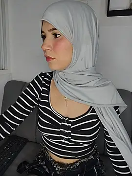 Snapshot of hanaa_18 chatting on 06/29/26, 12:17 hanaa 18 online show from 06/29/26, 12:17