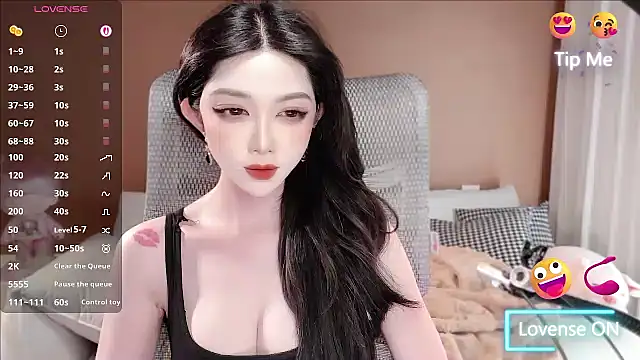 Snapshot of vyizh- chatting on 05/21/26, 01:29 vyizh- online show from 05/21/26, 01:29