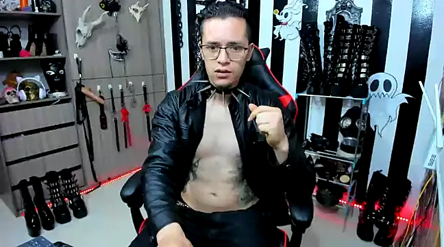 Snapshot of daven56 chatting on 12/29/24, 04:19 daven56 online show from 12/29/24, 04:19