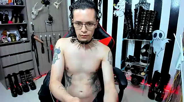 Snapshot of daven56 chatting on 12/29/24, 07:22 daven56 online show from 12/29/24, 07:22