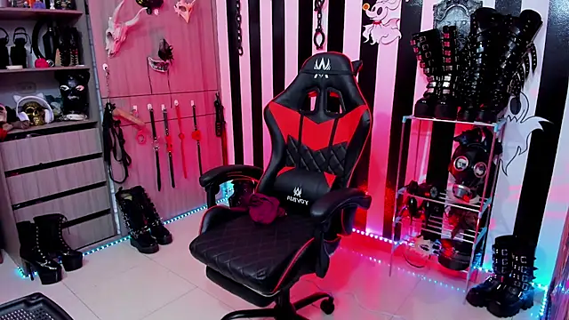 Snapshot of daven56 chatting on 02/11/25, 01:20 daven56 online show from 02/11/25, 01:20