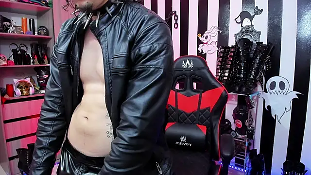 Snapshot of daven56 chatting on 03/17/25, 04:33 daven56 online show from 03/17/25, 04:33