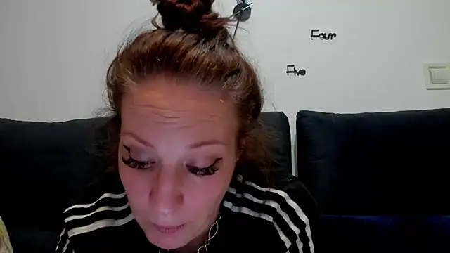 VanessaSquirtt online show from 09/16/25, 05:36