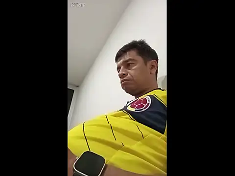 Snapshot of perxxxeo_ chatting on 10/06/25, 12:19 perxxxeo online show from 10/06/25, 12:19