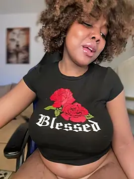 Snapshot of SSEXYBUBBLEBUTT101 chatting on 12/22/24, 03:44 SSEXYBUBBLEBUTT101 online show from 12/22/24, 03:44