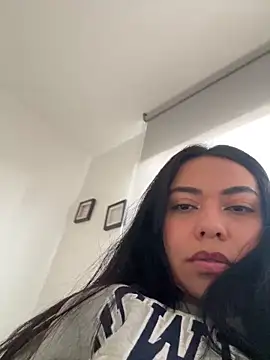 PetitLumiere online show from 02/07/25, 01:01