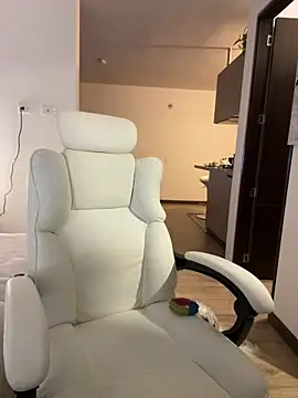 PetitLumiere online show from 02/28/25, 01:26