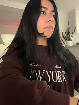 PetitLumiere online show from 04/18/26, 02:37