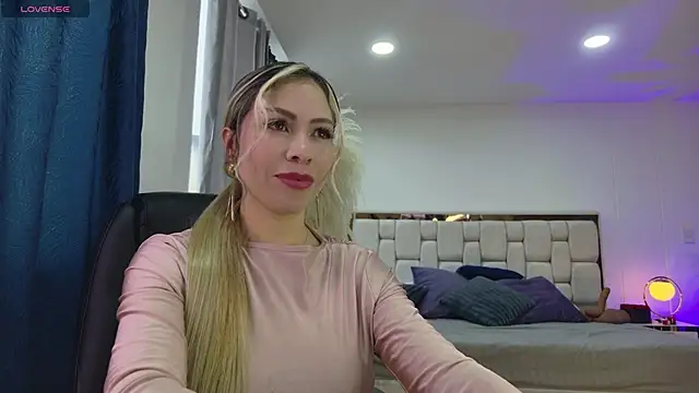 Ammy Castro online show from 10/22/25, 09:25