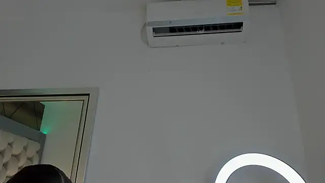 Snapshot of Helleamazing chatting on 02/23/25, 05:01 Helleamazing online show from 02/23/25, 05:01