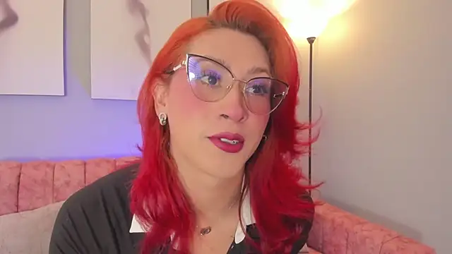 Juliana Saenzz online show from 09/18/25, 11:45