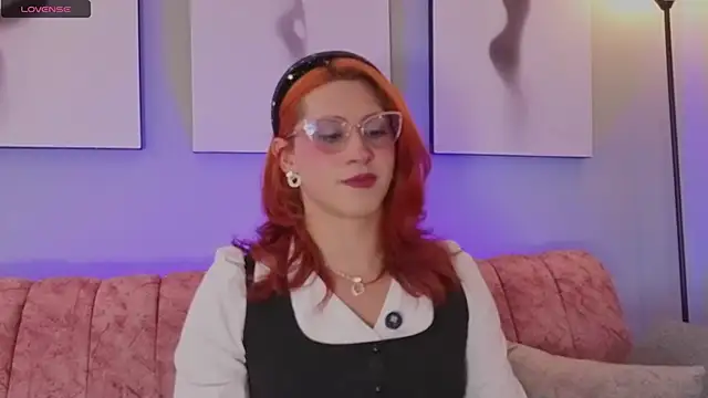 Juliana Saenzz online show from 10/11/25, 05:11