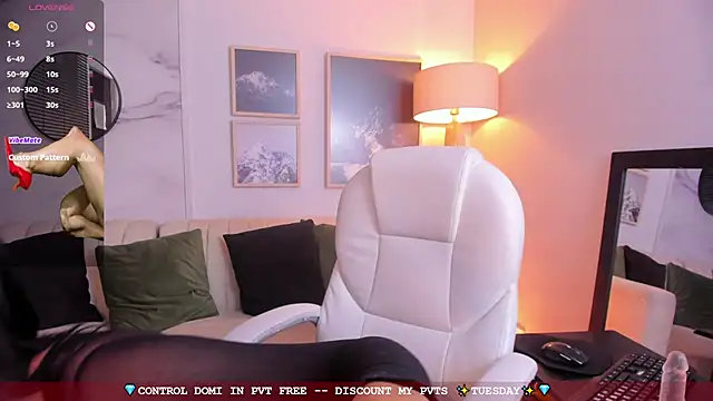 kira moon   online show from 01/29/25, 08:25