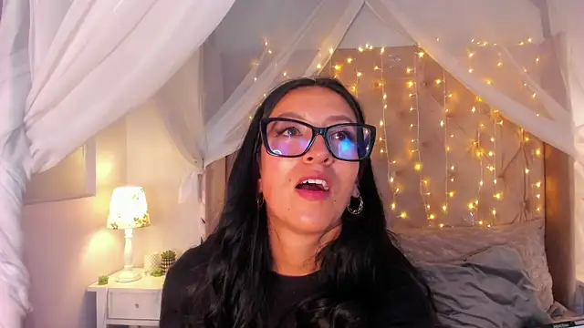 kira moon   online show from 03/09/25, 08:31