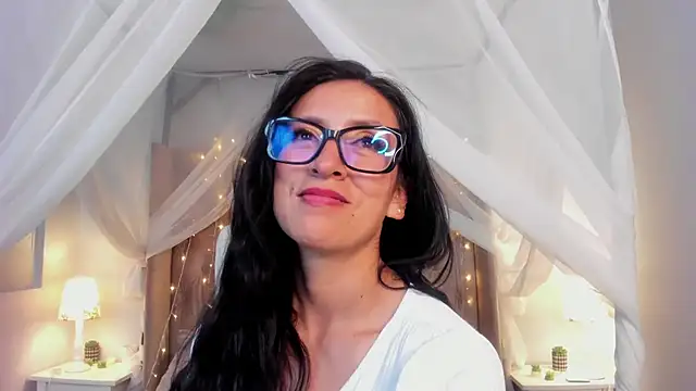 kira moon   online show from 03/16/25, 11:25