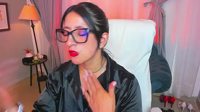 kira moon   online show from 01/18/26, 08:01