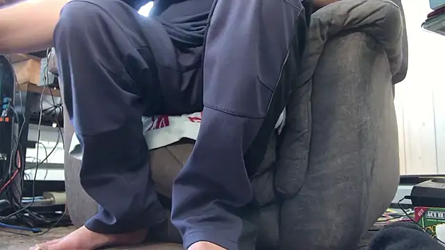 ButtCrackShowing-OOPS online show from 03/17/26, 08:01