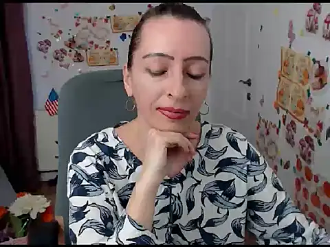 EvelynAngell online show from 09/16/25, 09:10